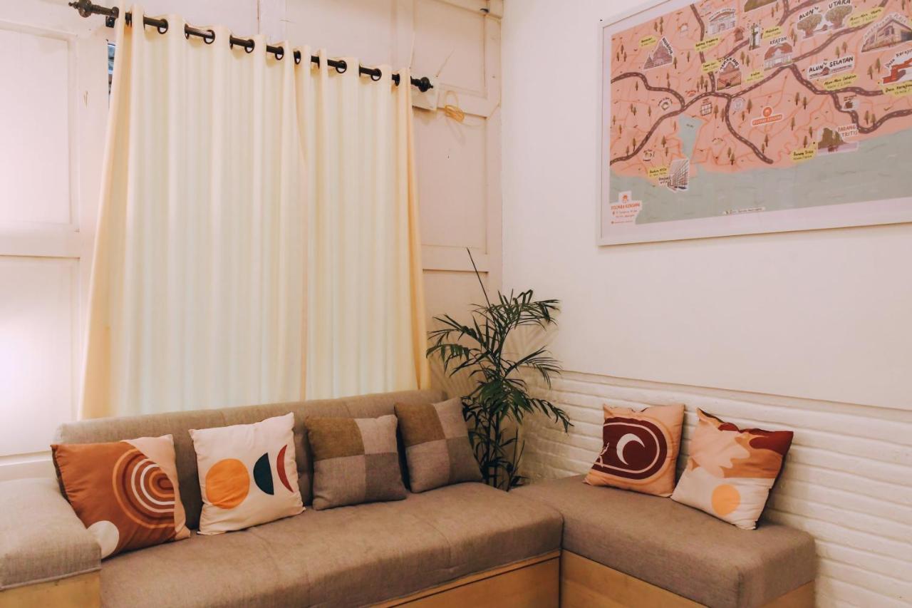 Roemah Renjana Yogyakarta Hotel Ngoại thất bức ảnh